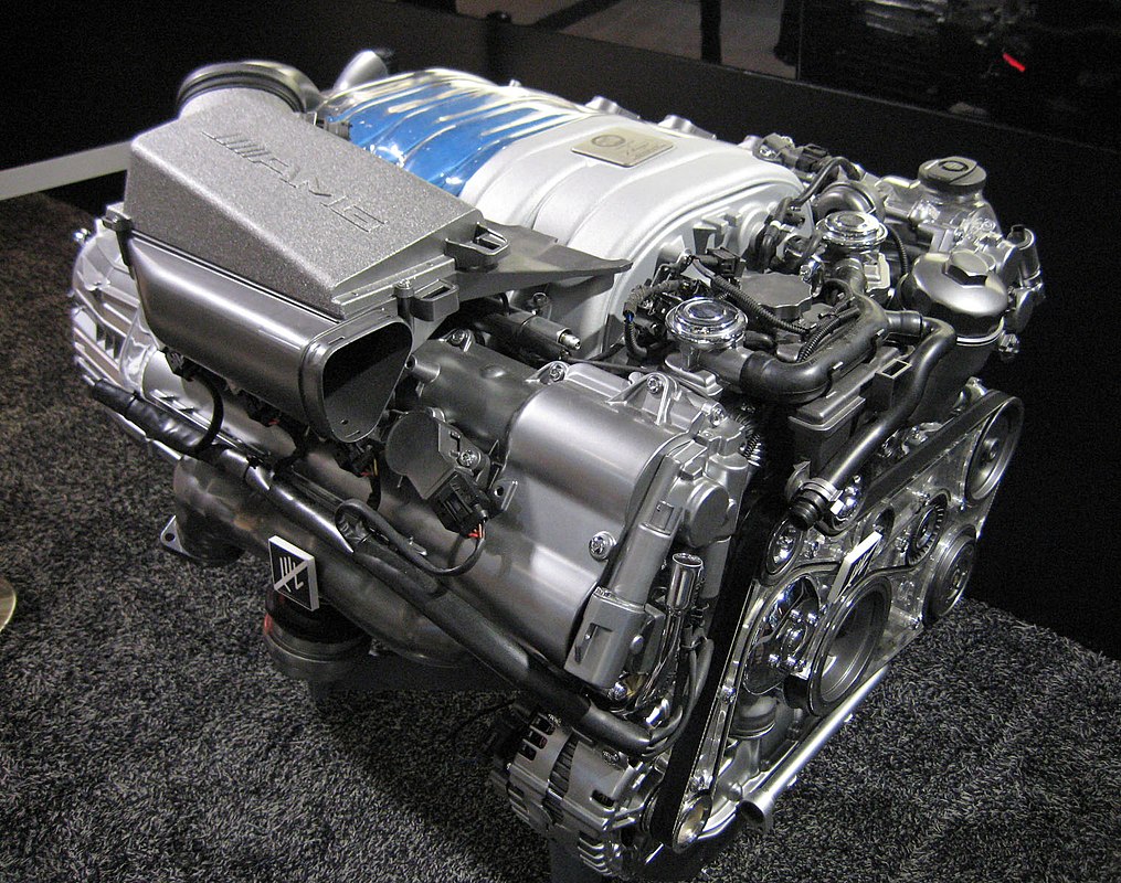 1015px-Mercedes-Benz_M156_Engine_02.JPG